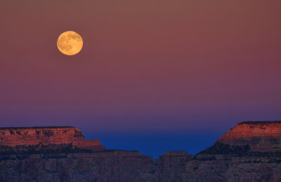 0040-IMG_1528-Moonrise over the Grand Canyon.jpg
