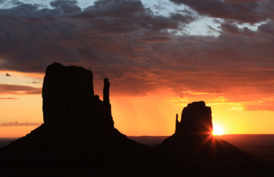 005-Monument Valley Sun Burst-.jpg