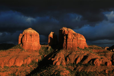 009-3B9A7541-Dramatic Sunset Lighting on Cathedral Rock.jpg