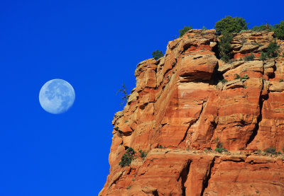 0054-IMG_8574-Moon Setting over Red Rock Country.jpg