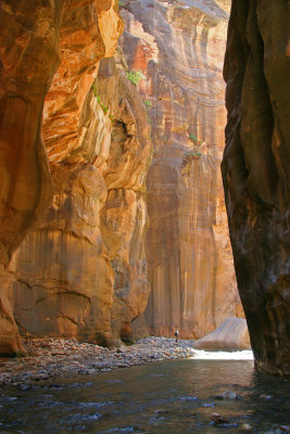 004-IMG_3073-Magnificent Hiking in the Narrows, Zion.jpg