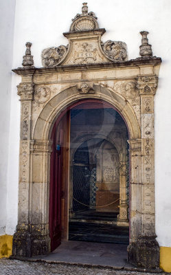 Portal e Capela Lateral da Igreja de Santa Iria (MN)