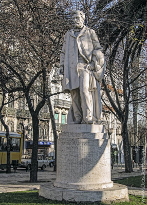 Oliveira Martins pelo Escultor Leopoldo de Almeida (1952)