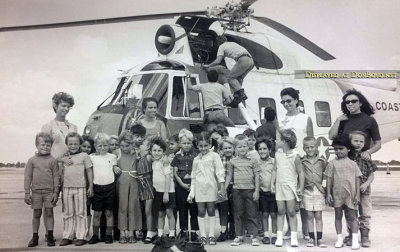 1971 - Mrs. Forners and her kindergarten class from Opa-locka Elementary with a HH-52A Seaguard helicopter at Air Station Miami