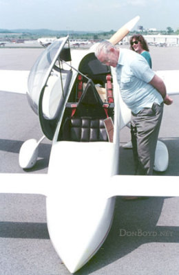 Late 1980s - Karens dad, Jim Criswell, checking out a Burt Rutan-designed VariEze at an unknown airport