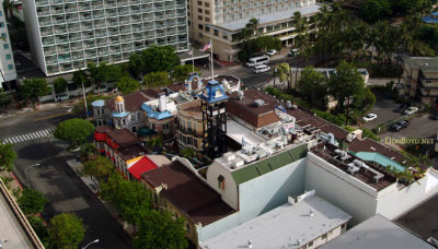 View of some tourist attraction below the Hyatt Regency Waikiki