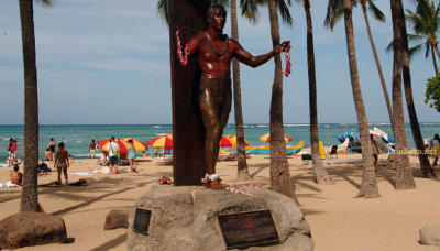 Statue on Waikiki Beach