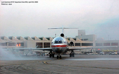 April 2002 - the last American Airlines Boeing 727-200 to depart Miami International Airport