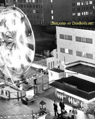 1960 - Ferris Wheel on top of the downtown Burdine's during the Christmas season