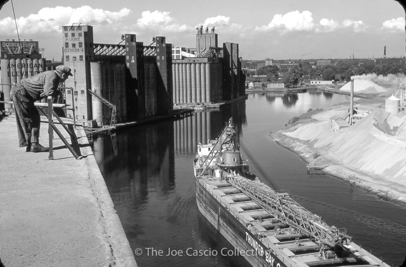 FV_Buffalo_River_grain_elevators_01.jpg