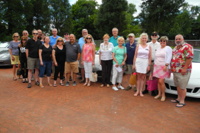 21 of 48 driving tour participants at the reserved parking area of the Manor Tavern in Monkton, MD (1308)
