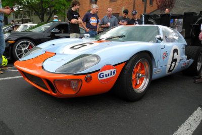 Very good replica of Ford GT40 that won the 1968 and 1969 24 Hours of Le Mans (0807)