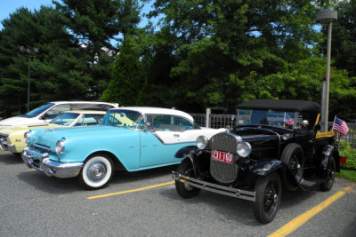 1955 Pontiac, left, and 1931 Ford Model A Truck (1344)