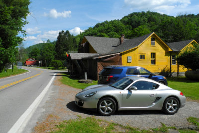 2009 Cayman, one of 23 Porsches in West Virginia Grand Tour of Porsche Club of America, Chesapeake Region. (DSCN0932)