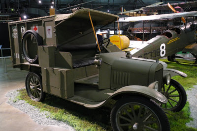 Ford Model T: The ambulance version's light weight made it well-suited for use on combat areas' muddy & shell-torn roads. (8012)