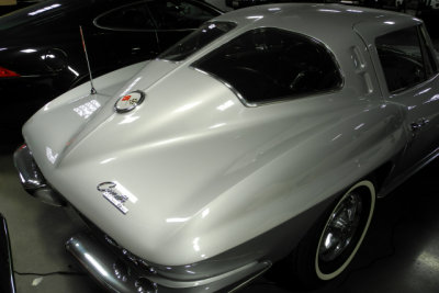 1963 Chevrolet Corvette Sting Ray, with one-year-only split rear window (2564)