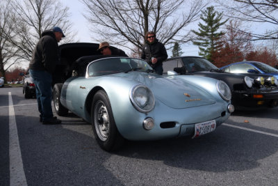 1955 Porsche 550 Spyder replica, spectator parking lot, Porsche Swap Meet in Hershey, PA (0611)