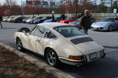 1969 Porsche 911, spectator parking lot, Porsche Swap Meet in Hershey, PA (0626)