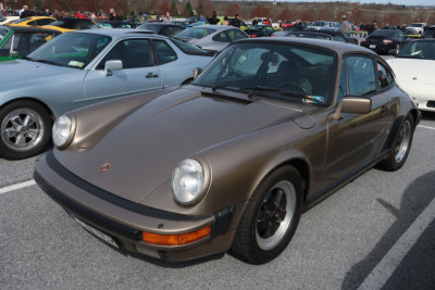 Porsche 911 Carrera, spectator parking lot, Porsche Swap Meet in Hershey, PA (0653)