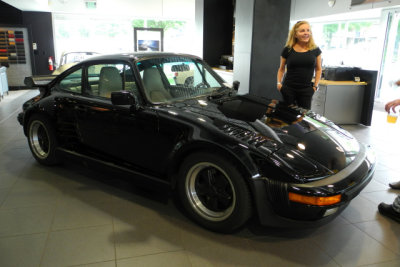 DISPLAY OF SIGNIFICANT PORSCHES: 1987 Porsche 911 Turbo Flachbau (3244)