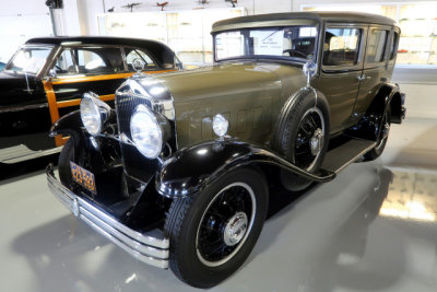 1930 Willys-Knight Series 66B 4 Door Sedan (0982)