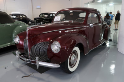 1940 Lincoln Zephyr V12 (72A) Coupe, one of 1,258 built (1011)