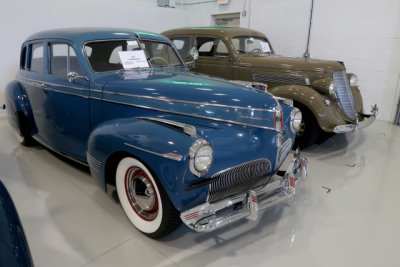 1941 Studebaker Commander Delux-Tone 6 Cruising Sedan (1116)