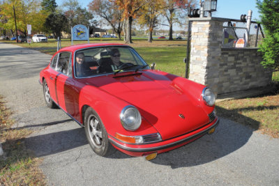 1960s Porsche 911, about to start Gimmick Rally, 49th Chesapeake Challenge (3975)