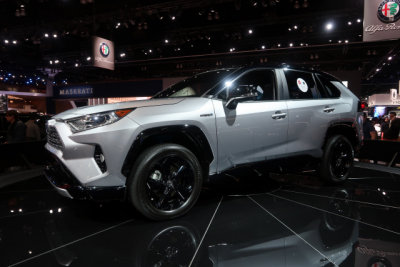 2020 Toyota RAV4 Hybrid crossover SUV. Why does this look the way it does? (1581)
