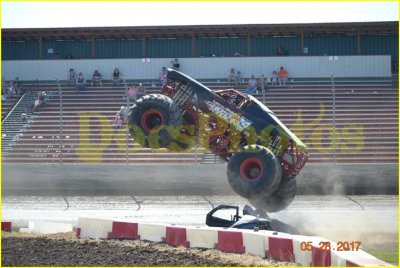 Willamette Speedway May 28 2017 monster trucks