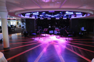 Horizon Lounge Stage