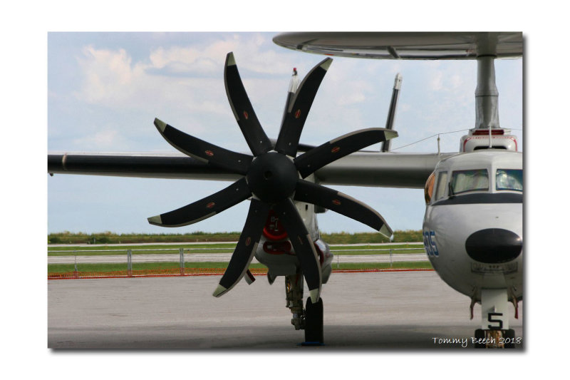 Eight-bladed Hamilton Sundstrand NP2000 propeller