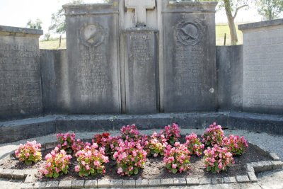 War memorial at Lamerden