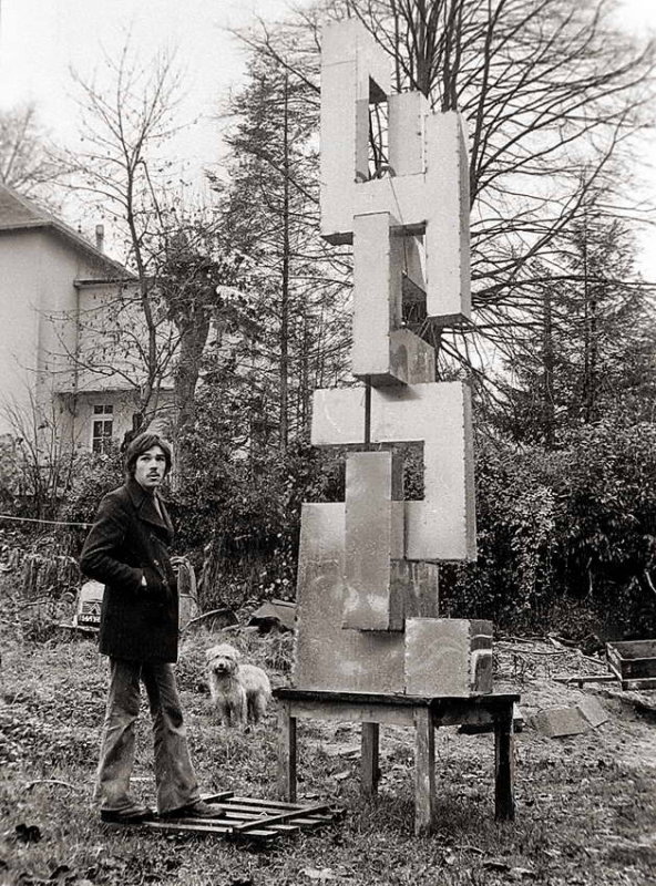  Edouard et lune de ses uvres en dcembre 1975  