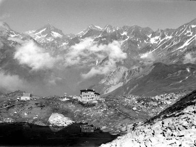 395 Pombie tutoie les nuages