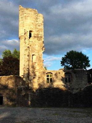 La tour de l'ancien monastre de Lucq-de-Barn