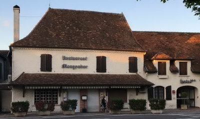 L'ancien htel-restaurant Maugouber