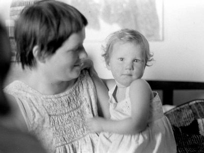Ccile et sa fille Pomme en 1978