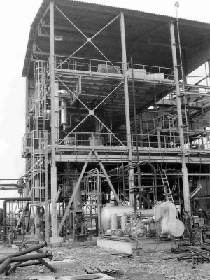 Unit chimique en construction : vue des diffrents niveaux
