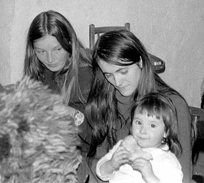 Marie, Anne et Elisabeth (2 ans)  Bosdarros en 1972