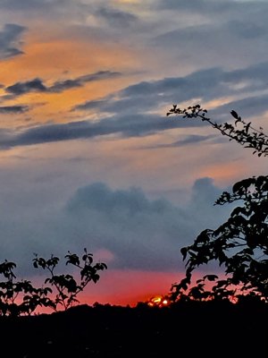 Coucher de soleil après une journée orageuse