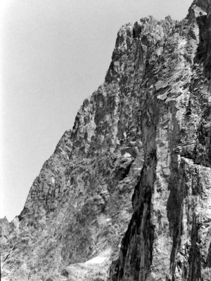 Structures vertigineuses dans le versant nord de l'Ossau