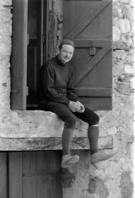 Jean-Louis dans sa maison de campagne