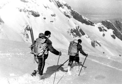 Marche d'approche vers la face Est du Rognon de Ger