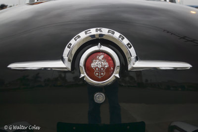 Packard 1952 Secret Service DD 5-29-16 (3) Emblem.jpg