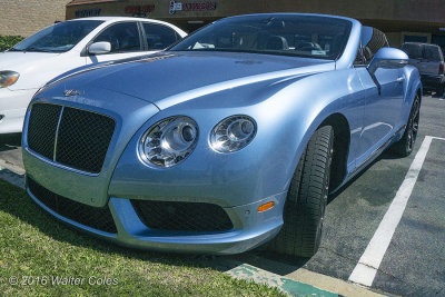 Bentley 2010s Blue Convertible (2) F.jpg