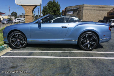 Bentley 2010s Blue Convertible (3) S.jpg