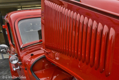 Ford 1934 Red DD 8-16 (4).jpg