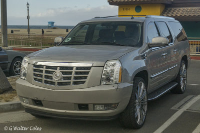 Cadillac 2000s SUV HB 5-17 Escalade.jpg