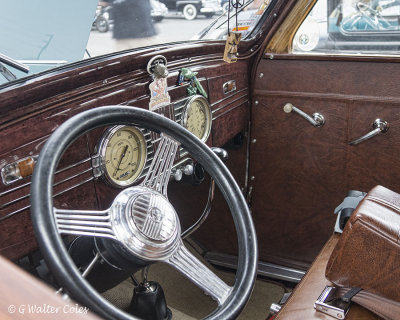 Plymouth 1938 Woody wagon 4-door DD 9-17 (6) Dash.jpg